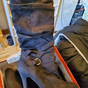 Knee high boots heeled suede